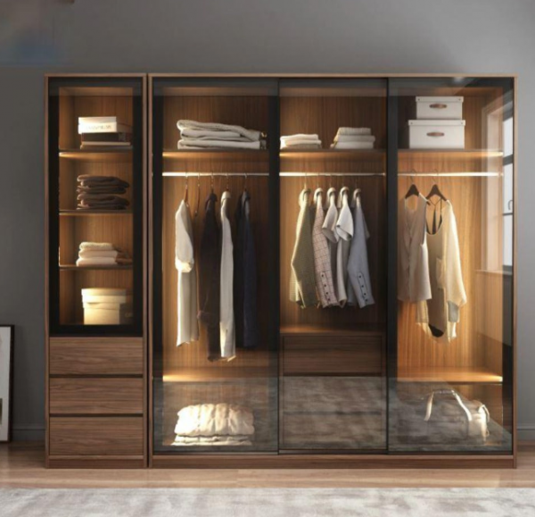 Lemari Kayu dengan Pintu Kaca Goresan